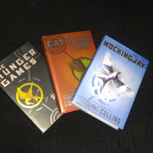 The Hunger Games Trilogy - Picture 3 of 6